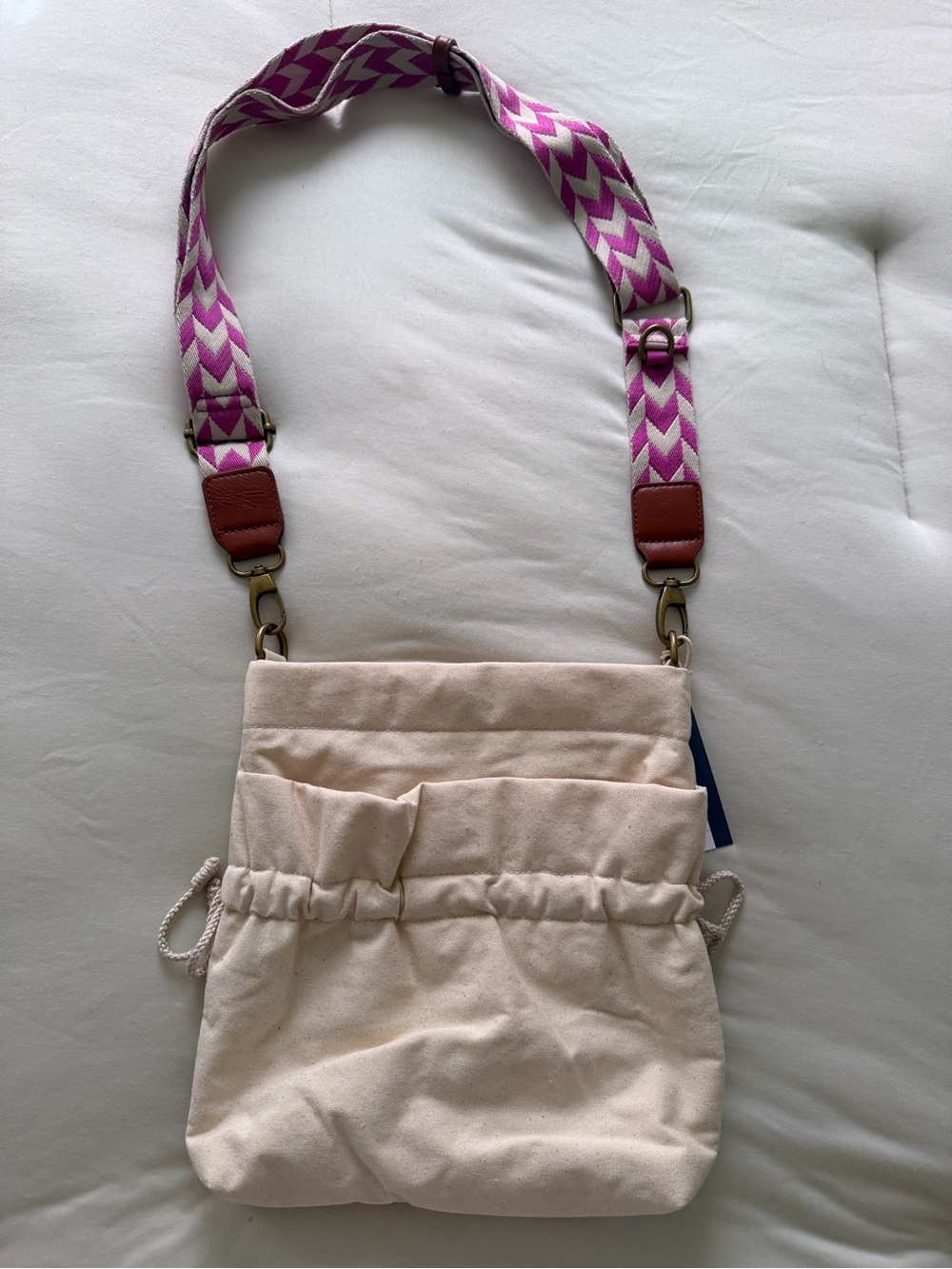 Universal Thread Cream Canvas Crossbody with Pink Geometric Strap